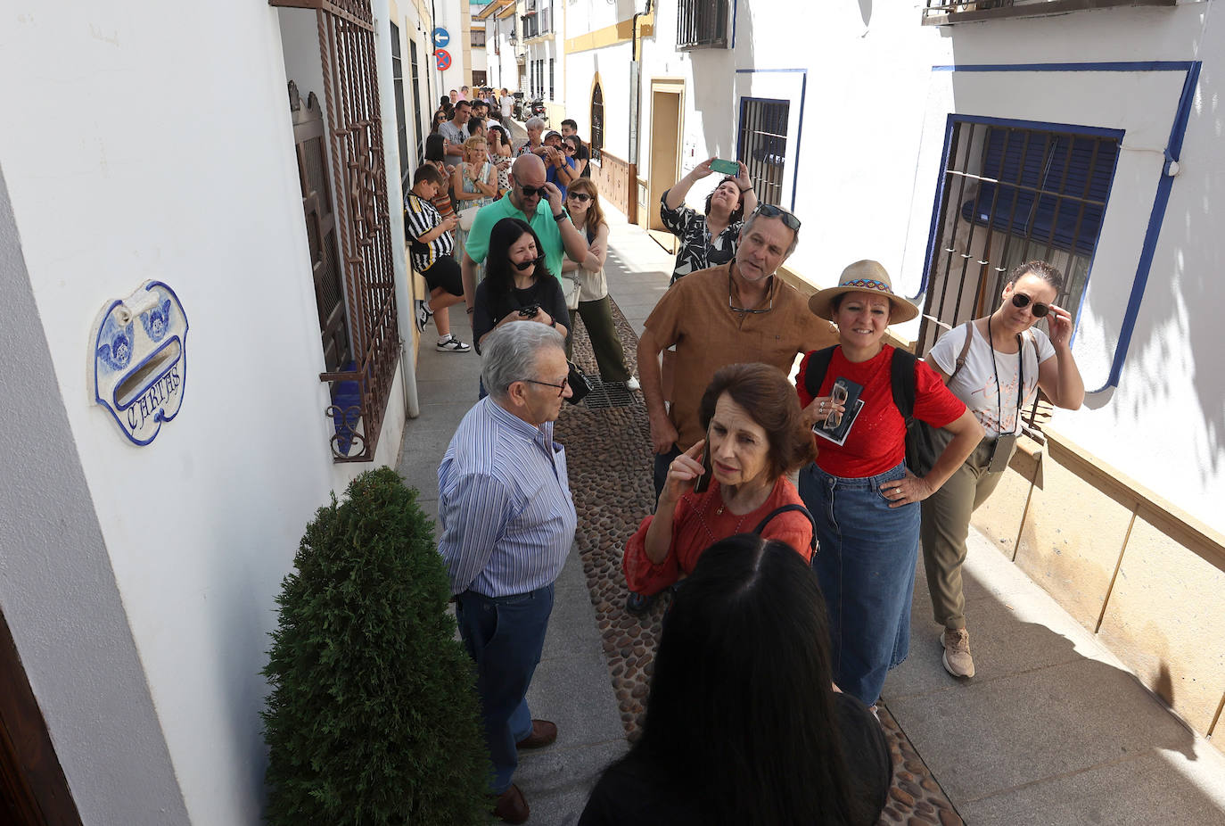 Las imponentes colas del último sábado de los Patios de Córdoba, en imágnes