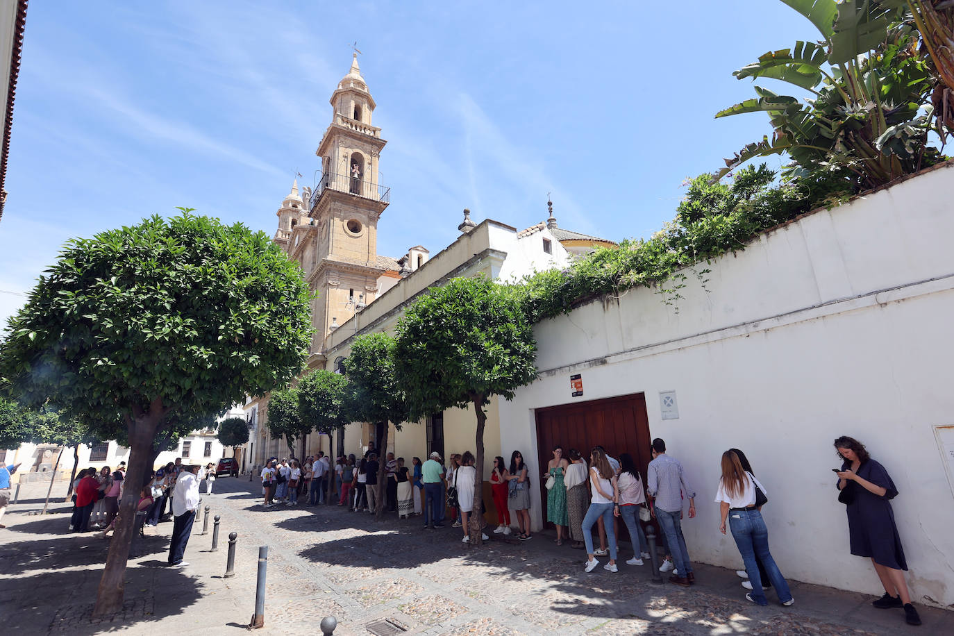 Las imponentes colas del último sábado de los Patios de Córdoba, en imágnes