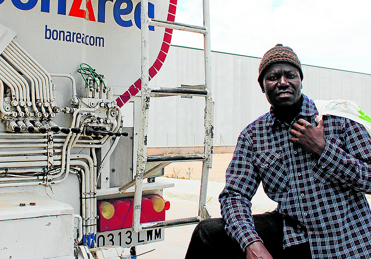 Tidian trabaja desde hace diez años en Guissona (Lérida), donde el 50% de la población es extranjera