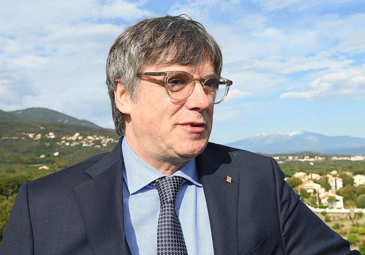 Carles Puigdemont, desde el castillo de La Roca d'Albera, en Laroque-des-Albères (Francia)