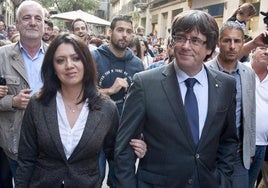 Quién es Marcela Topor, mujer de Carles Puigdemont: una pitonisa rumana con experiencia en televisión