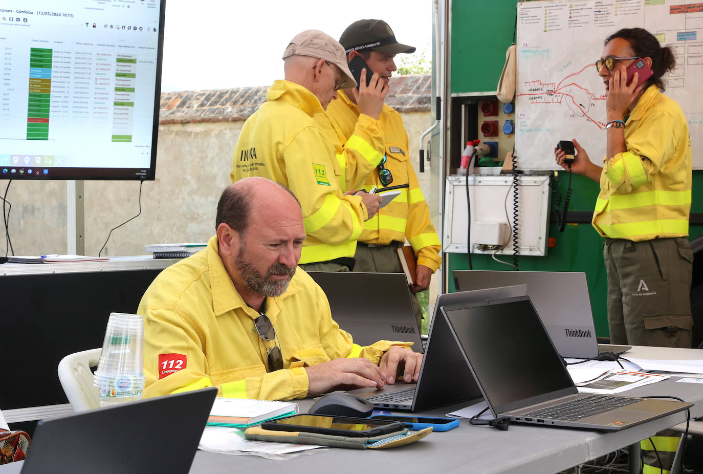 Fotos: así se dirige la lucha contra un incendio forestal en Córdoba