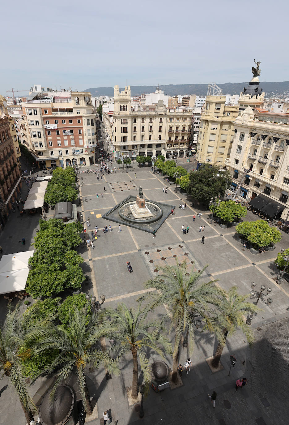 Fotos: la nueva plaza de Las Tendillas, al detalle tras cumplir 25 años