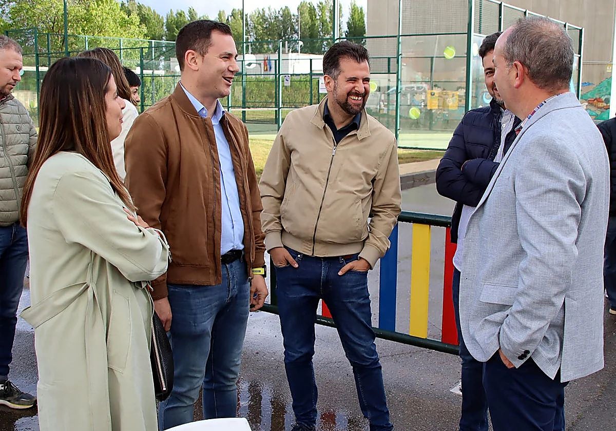 Tudanca y Cendón y otros miembros del PSOE de León, en una imagen de archivo