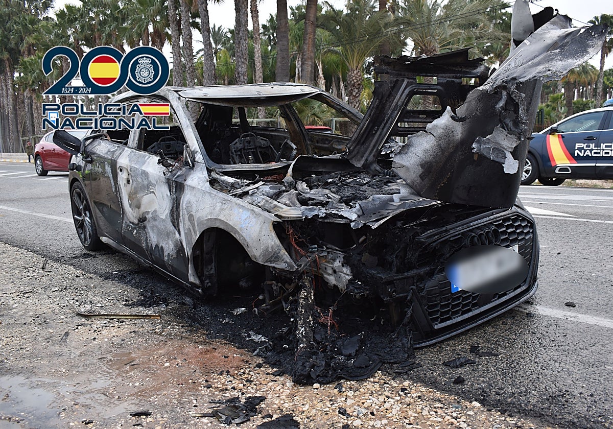 Imagen del coche robado calcinado en Elche
