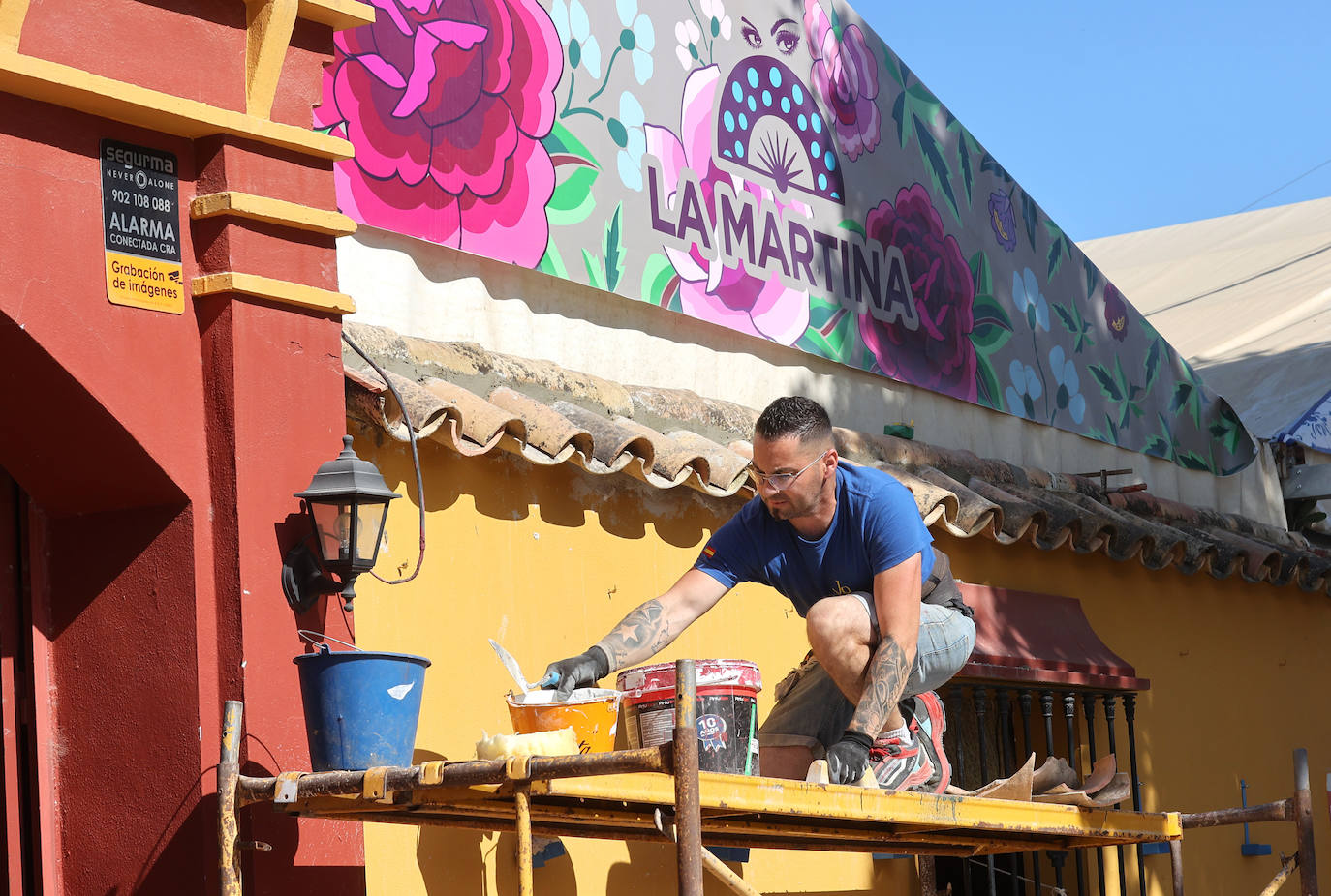 Fotos: el montaje de la Feria de Córdoba llega a los últimos toques