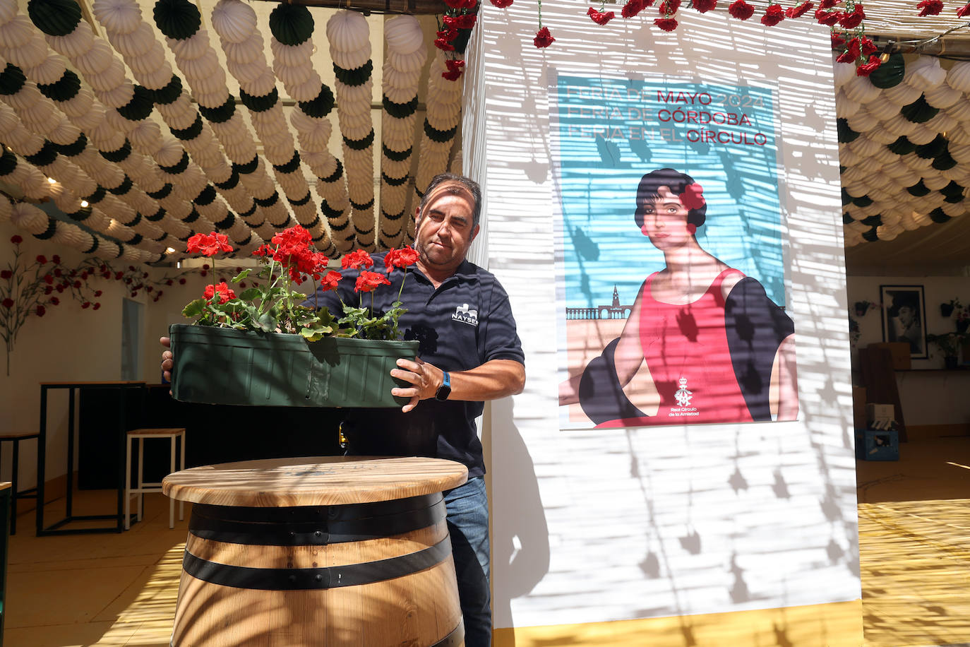 Fotos: el montaje de la Feria de Córdoba llega a los últimos toques