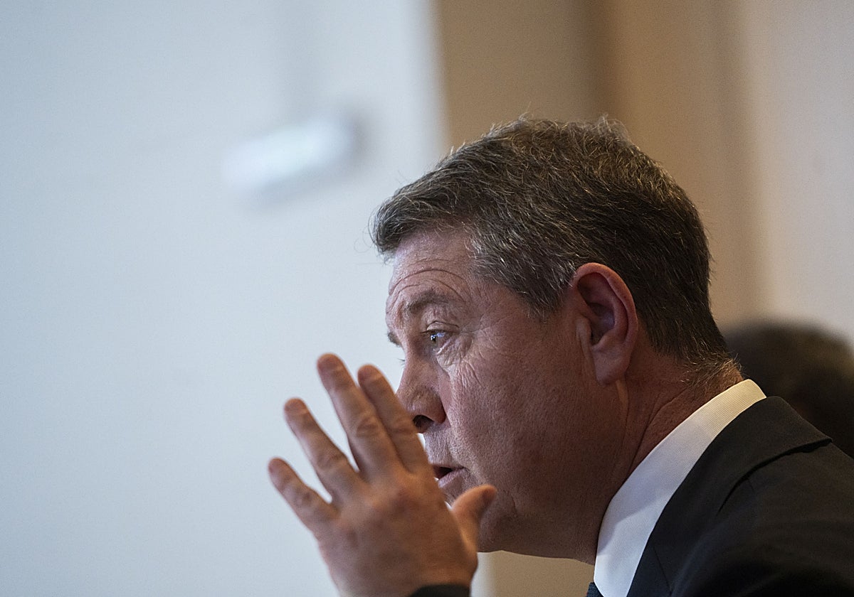 Imagen del presidente de la Junta de Castilla-La Mancha, Emiliano García-Page, este miércoles, en Requena (Valencia)