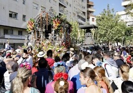 Salida de la hermandad de Emigrantes en Huelva
