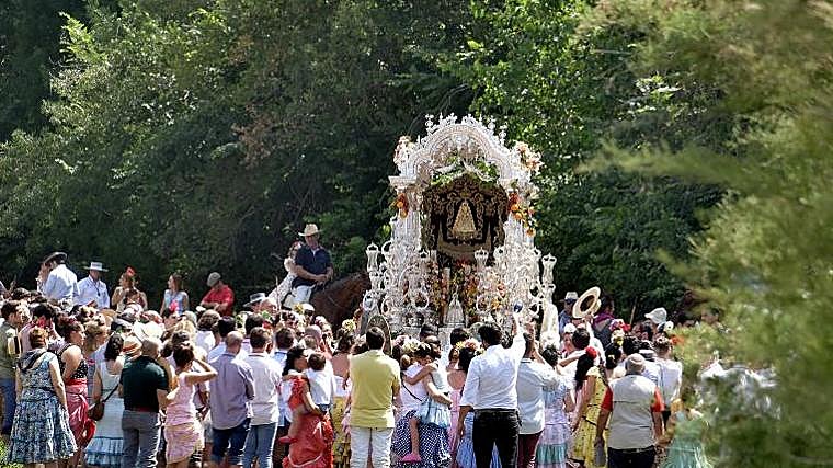 La hermandad de Sevilla Sur a su paso por el Quema