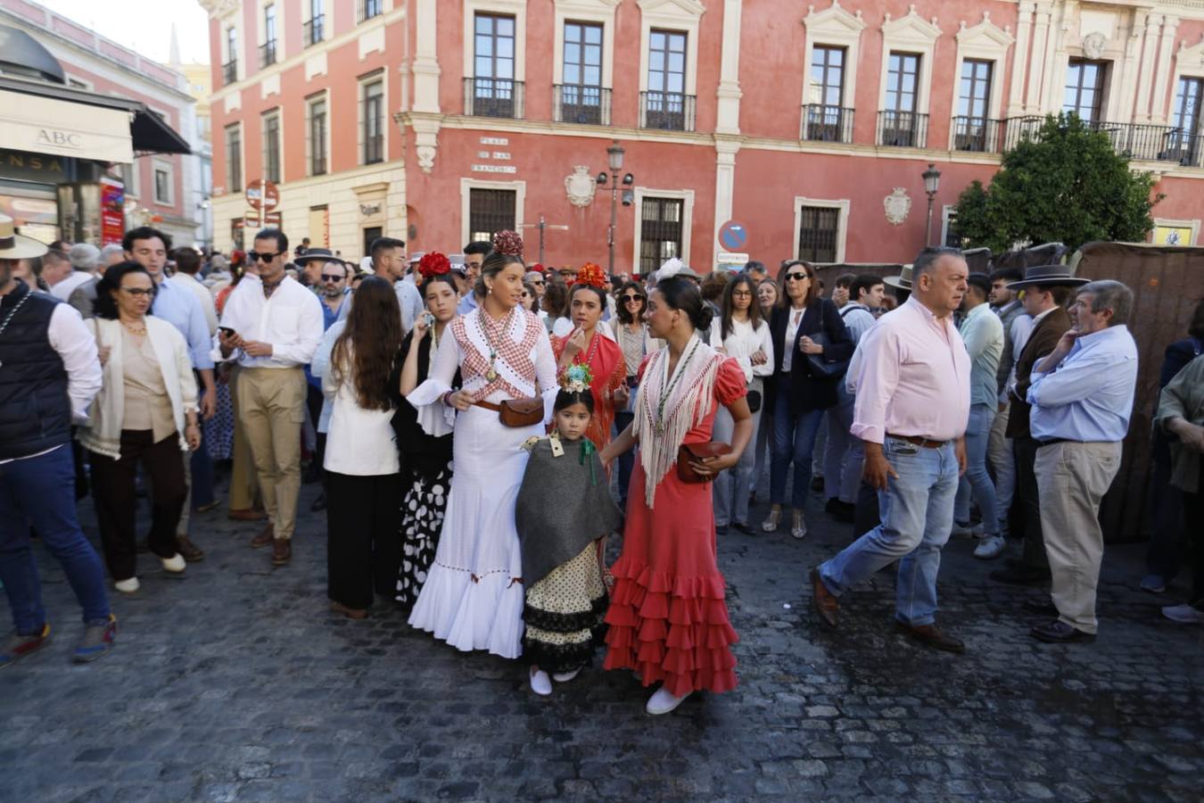 Salida de la Hermandad de Sevilla-El Salvador en su peregrinación a la Aldea del Rocío