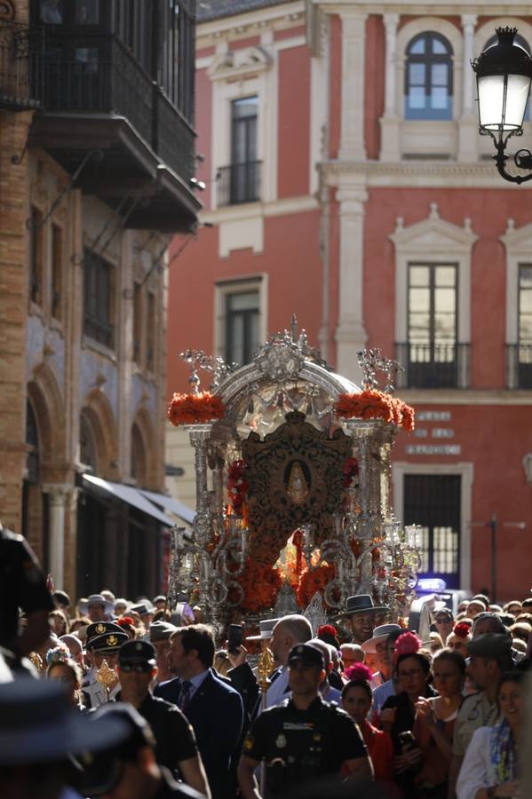 Salida de la Hermandad de Sevilla-El Salvador en su peregrinación a la Aldea del Rocío