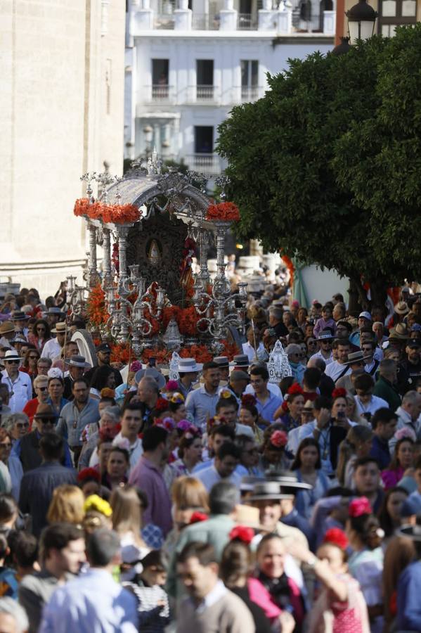 Salida de la Hermandad de Sevilla-El Salvador en su peregrinación a la Aldea del Rocío