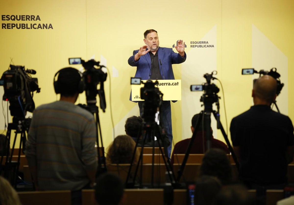 Oriol Junqueras, ayer en la rueda de prensa en la sede de su partido en Barcelona