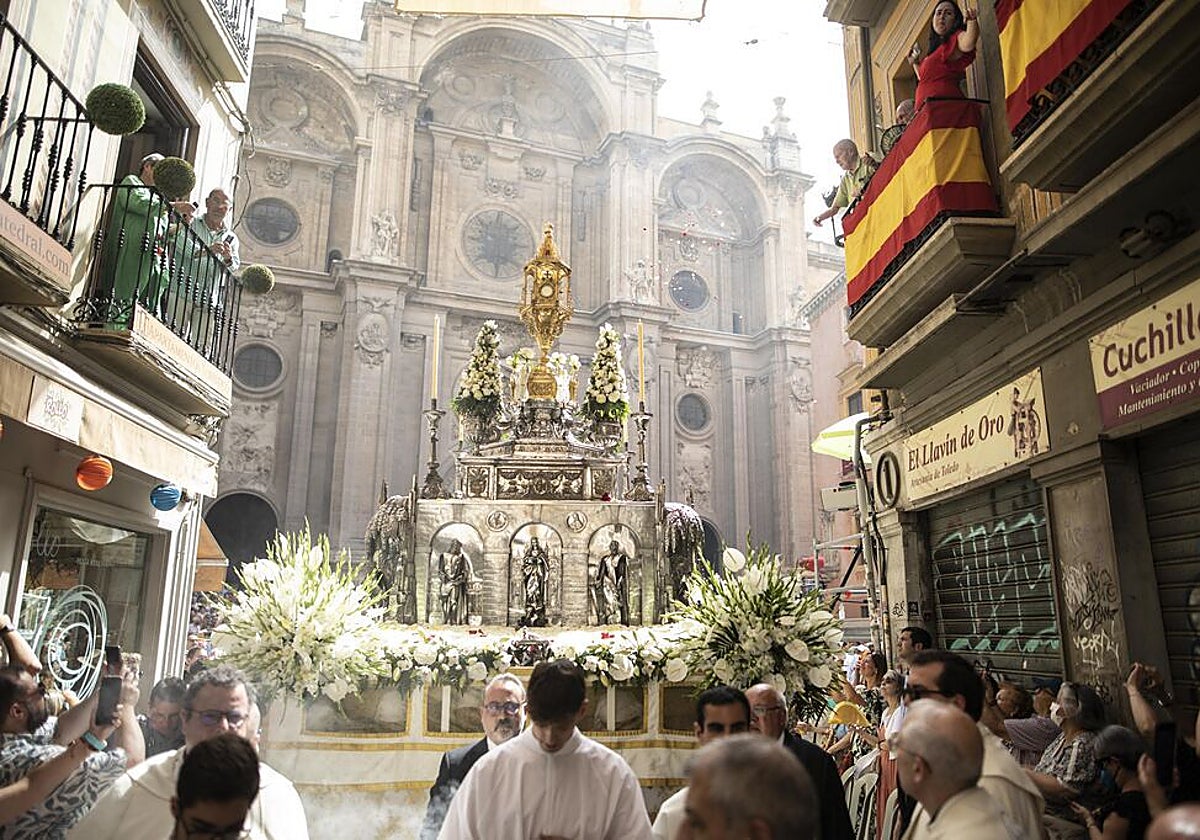 Unas obras junto a la catedral de Granada obligan a modificar el ...