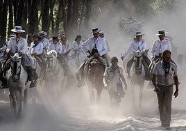 La llegada de la Hermandad del Rocío de Huelva a la Charca, en imágenes