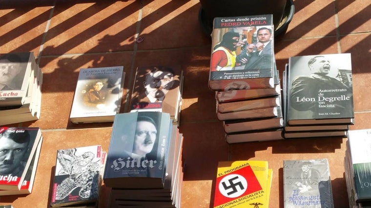 Libros incautados por la Policía catalana en casa de Varela, en 2016