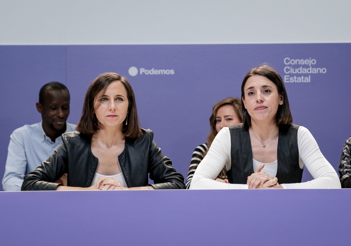 La secretaria general de Podemos, Ione Belarra, y la candidata a las europeas, Irene Montero, este viernes, en el Consejo Ciudadano Estatal del partido