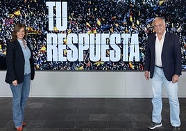 El PP se olvida del color azul para las europeas y pide a los españoles que «se manifiesten con su voto» contra Sánchez