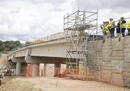 Los tres puentes de Aldea del Fresno que arrasó la DANA estarán abiertos de nuevo el próximo julio