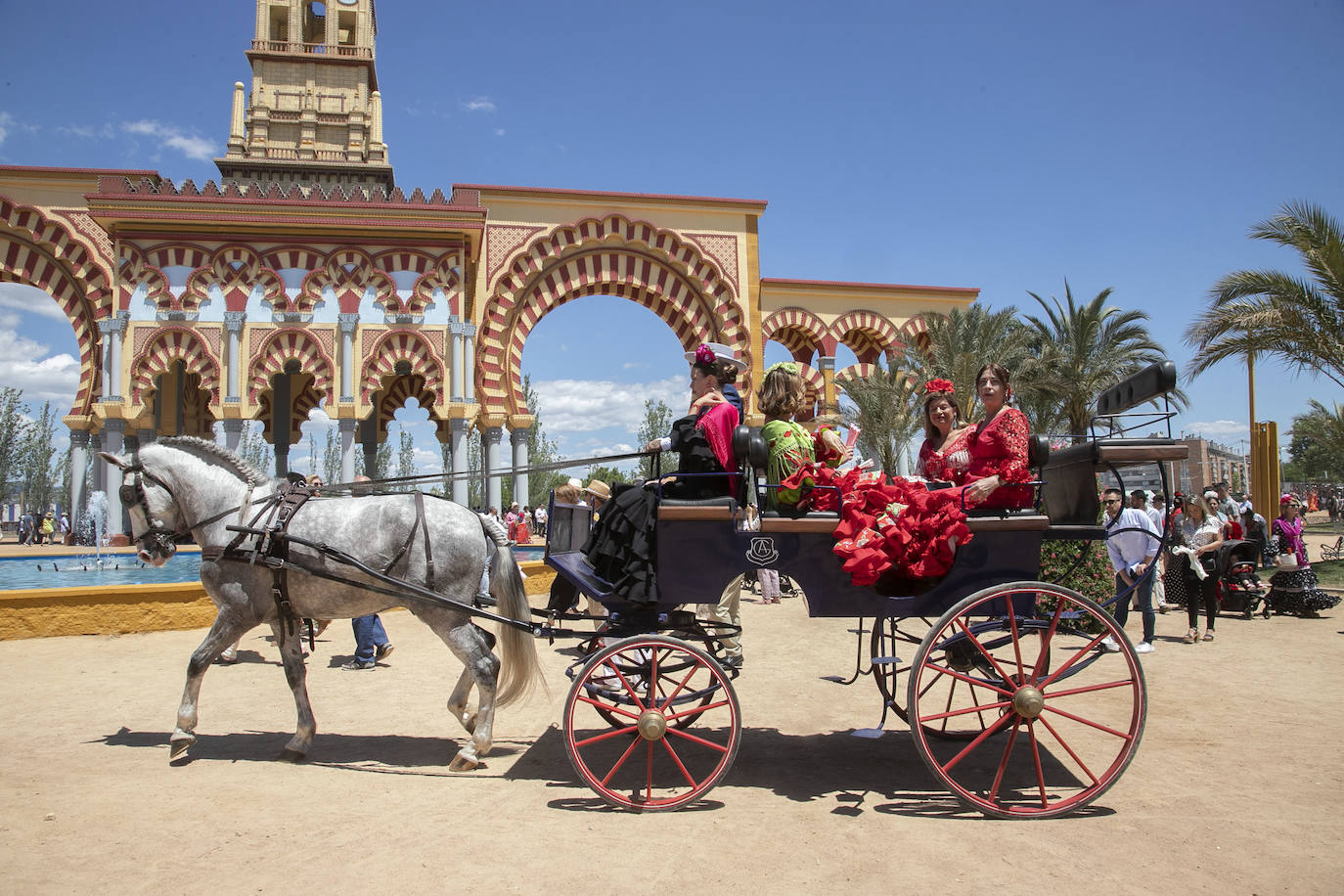 Fotos: El Arenal abarrotado en el primer sábado de la Feria de Córdoba
