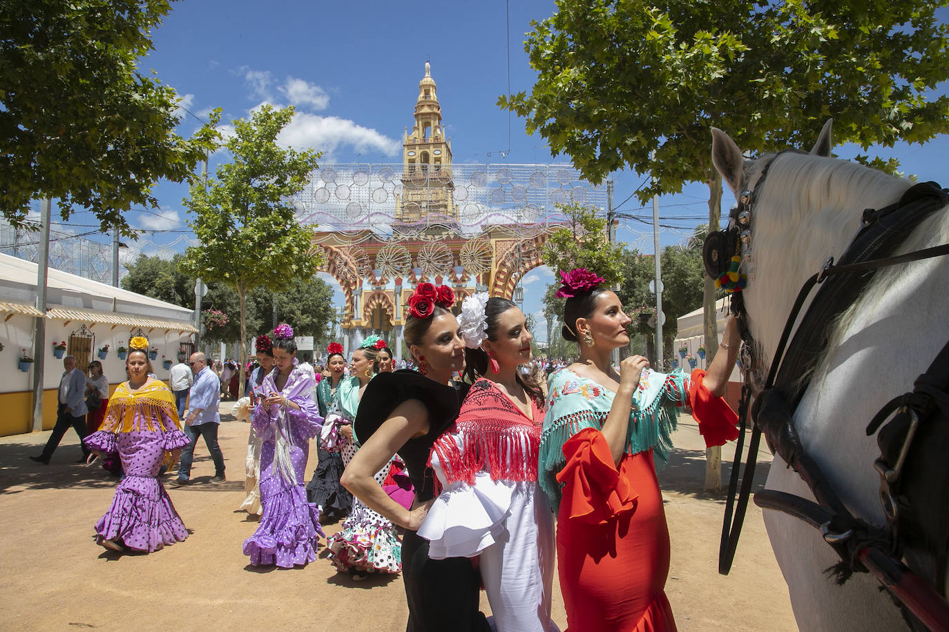Fotos: El Arenal abarrotado en el primer sábado de la Feria de Córdoba