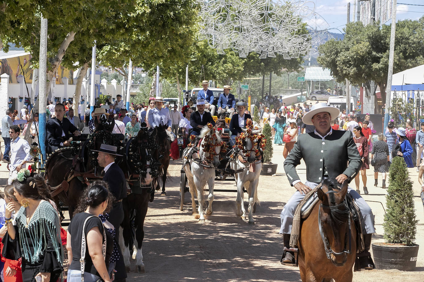Fotos: El Arenal abarrotado en el primer sábado de la Feria de Córdoba