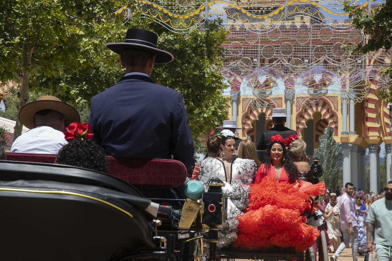 Fotos: El Arenal abarrotado en el primer sábado de la Feria de Córdoba