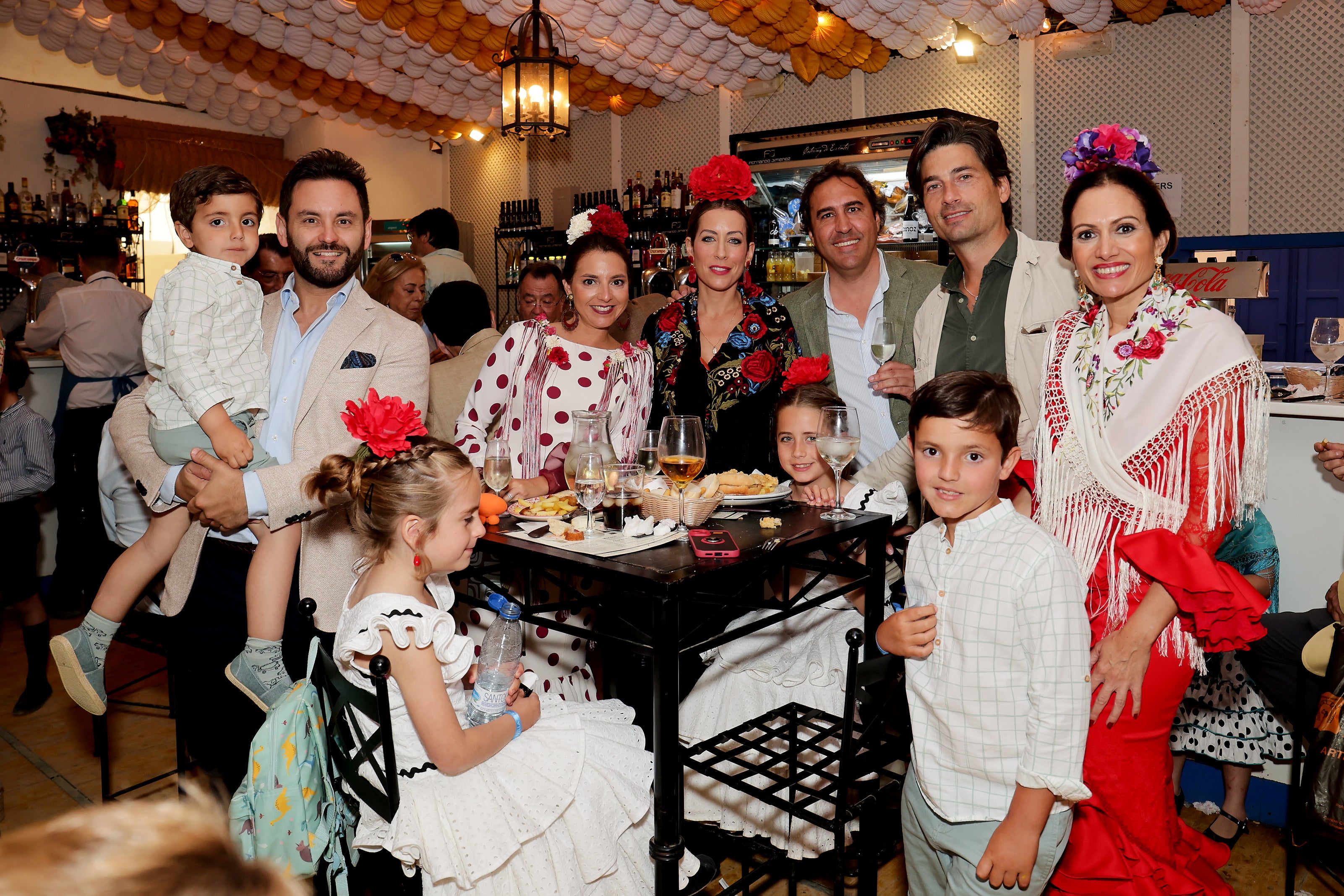 Las imágenes del ambiente en las casetas el domingo de la Feria de Córdoba (I)