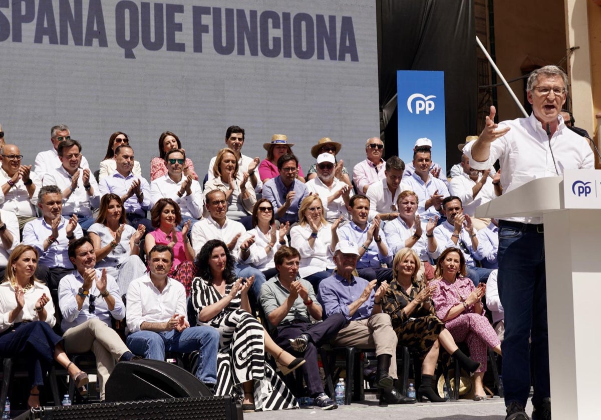 Alberto Núñez Feijóo estuvo escoltado por alcaldes como el de Madrid, Málaga, Palma de Mallorca o Zaragoza