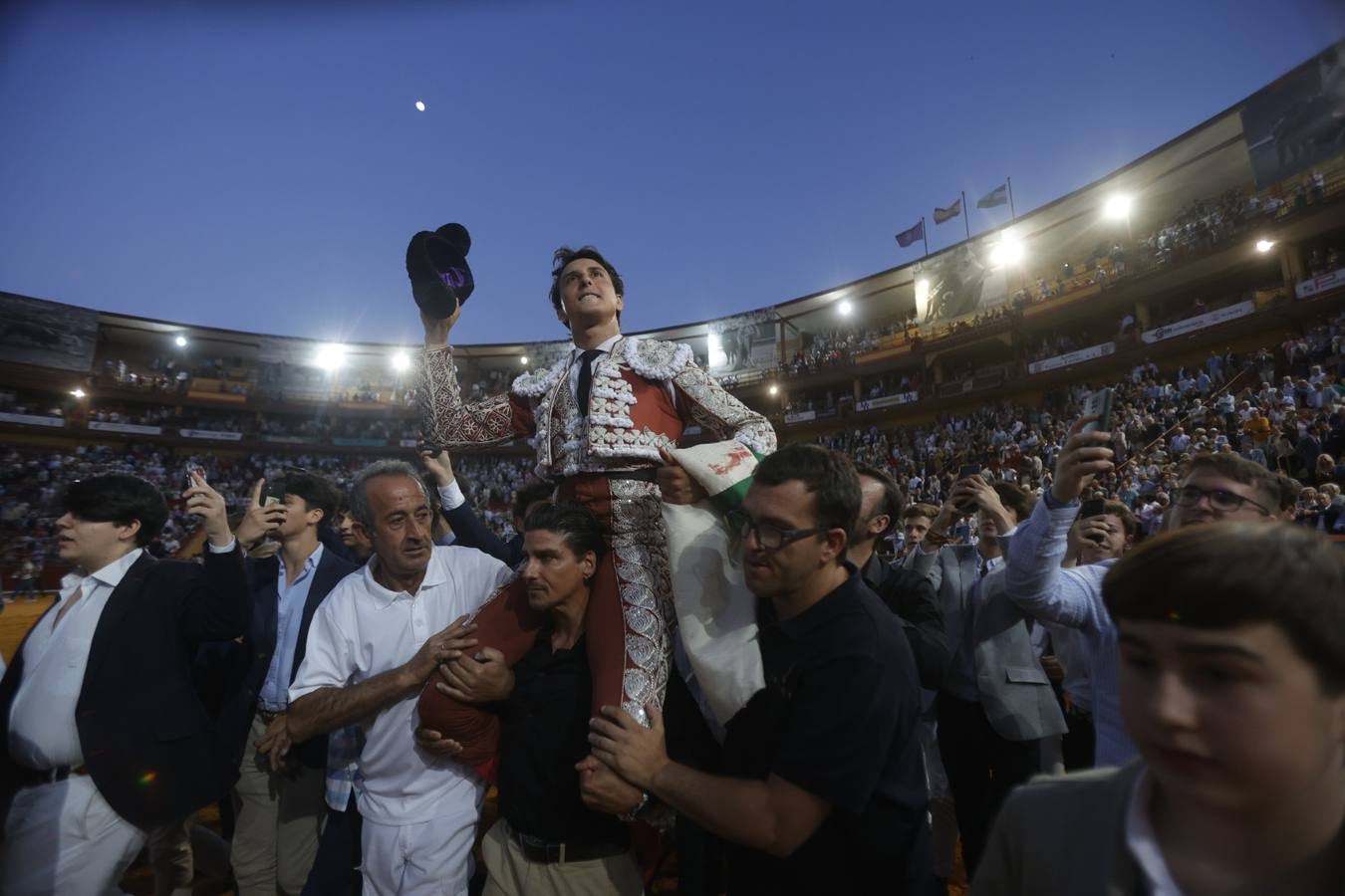 Fotos: el rotundo triunfo de Roca Rey en la última corrida de la Feria de Córdoba