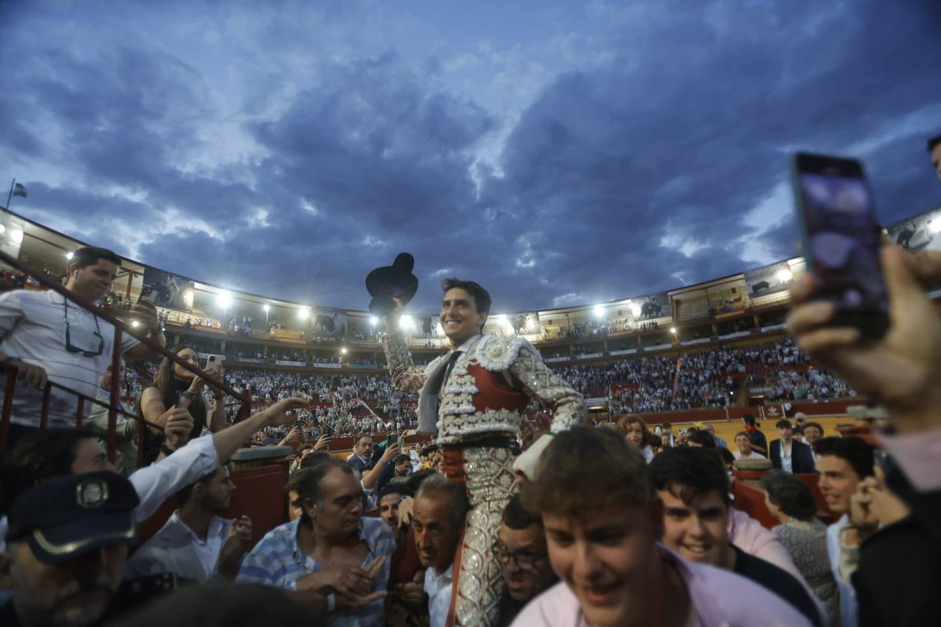 Fotos: el rotundo triunfo de Roca Rey en la última corrida de la Feria de Córdoba