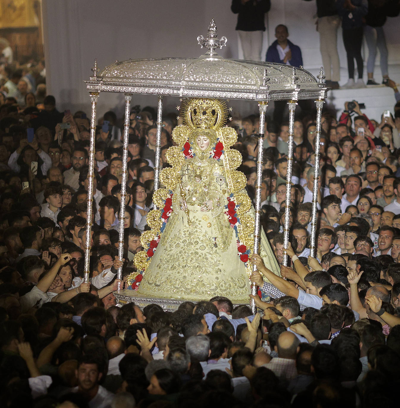 La procesión de la Virgen del Rocío 2024, en imágenes