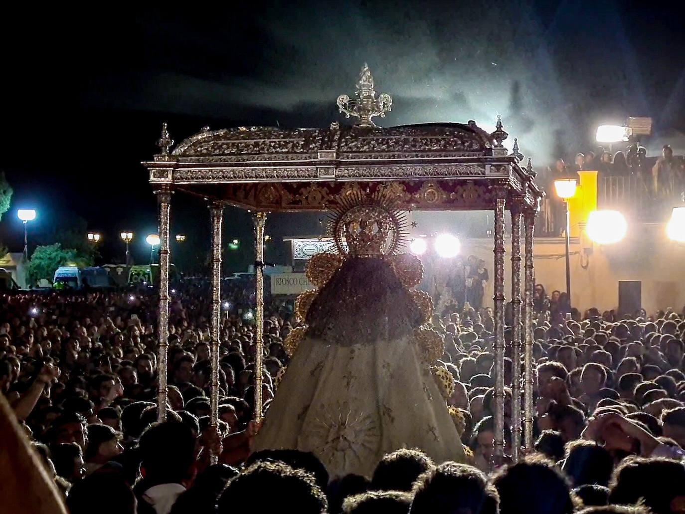 La procesión de la Virgen del Rocío 2024, en imágenes