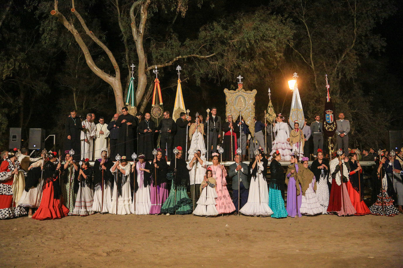 La procesión de la Virgen del Rocío 2024, en imágenes