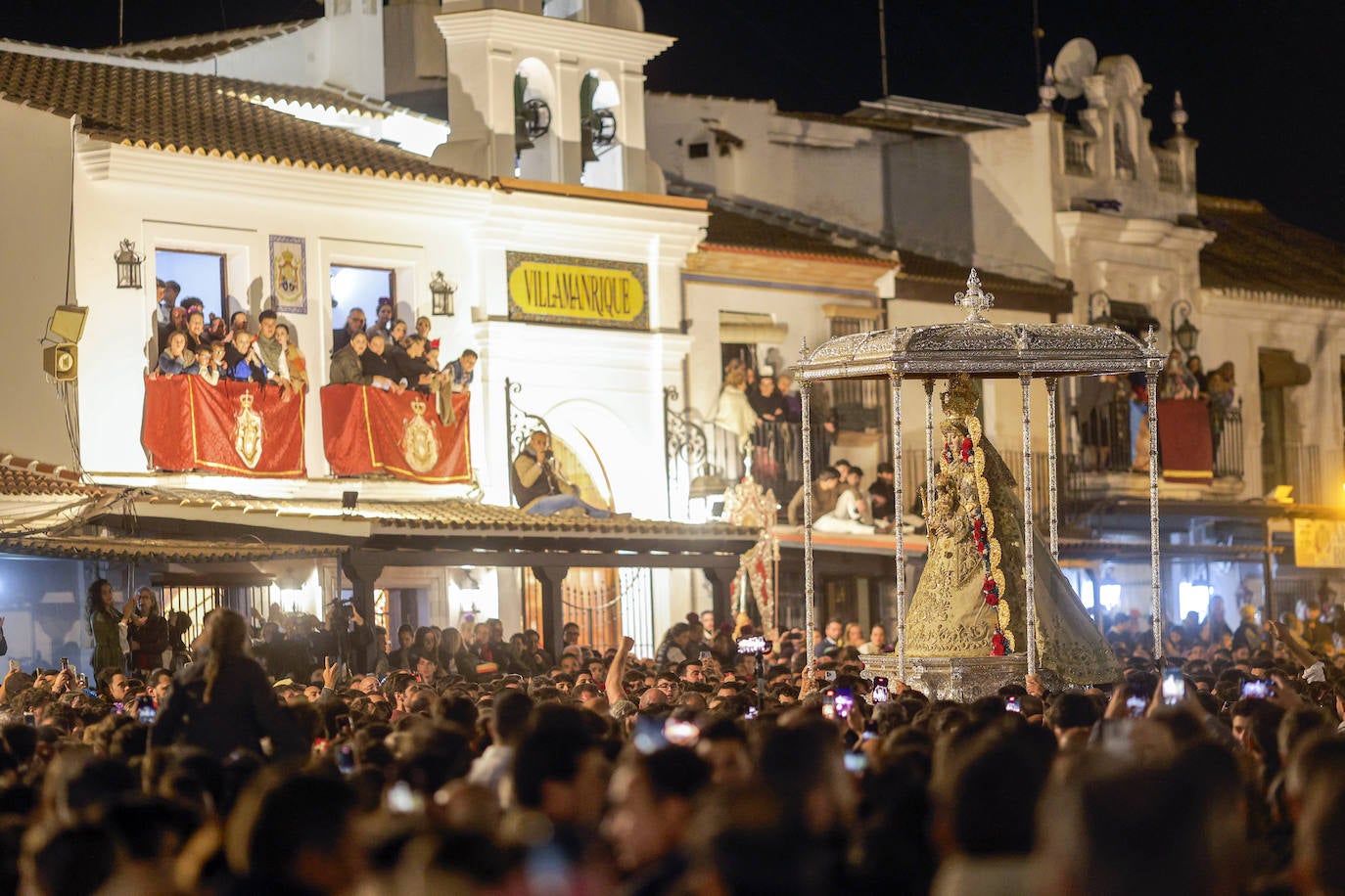 La procesión de la Virgen del Rocío 2024, en imágenes