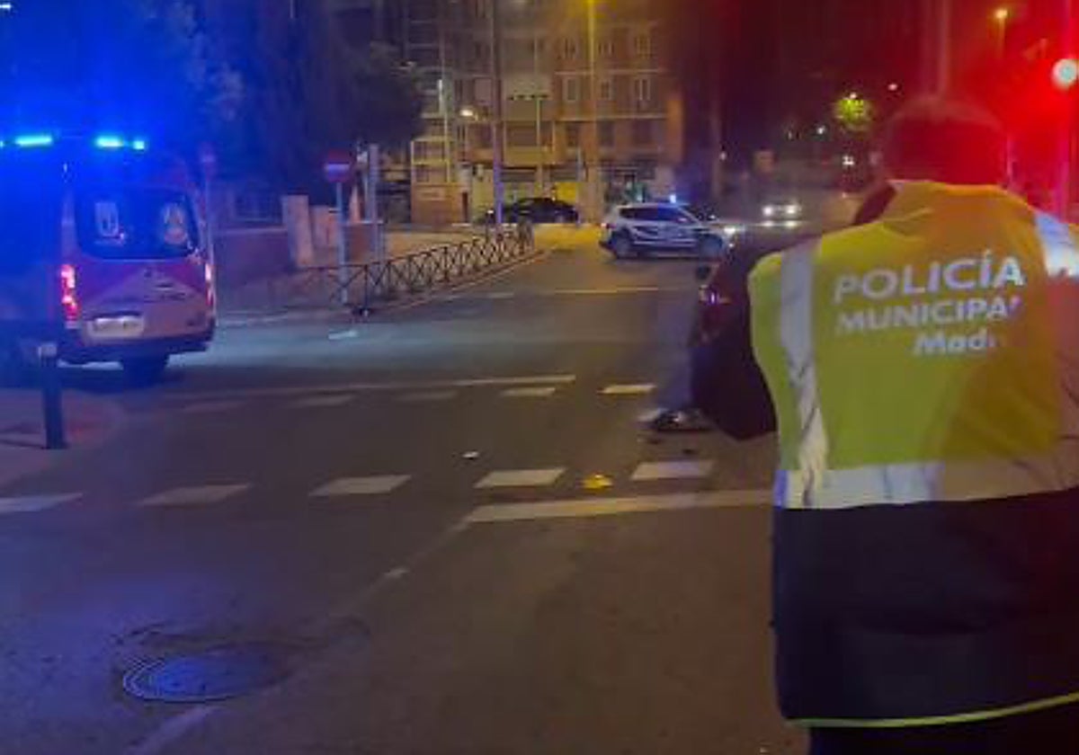 Los servicios de emergencias, en el lugar del atropello