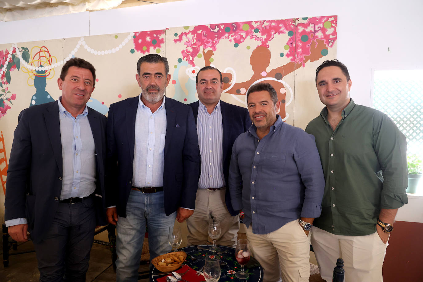 Las imágenes del ambiente en las casetas este lunes en la Feria de Córdoba (II)