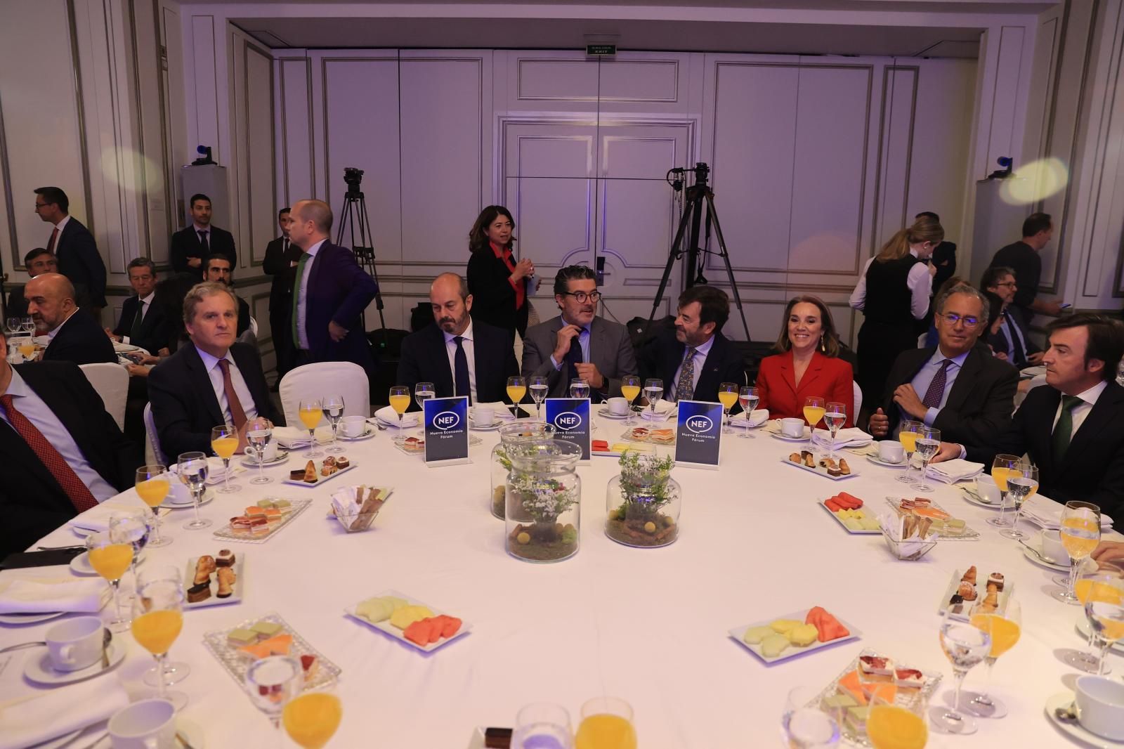 Ignacio Ybarra, presidente de Vocento; Pedro Rollán, presidente del Senado; Julián Quirós, director de ABC; Vicente Guilarte, presidente del Consejo General del Poder Judicial; Cuca Gamarra, secretaria general de PP; Enrique Ossorio, presidente de la Asamblea de Madrid; y Javier Visiers, CEO de Abside Media