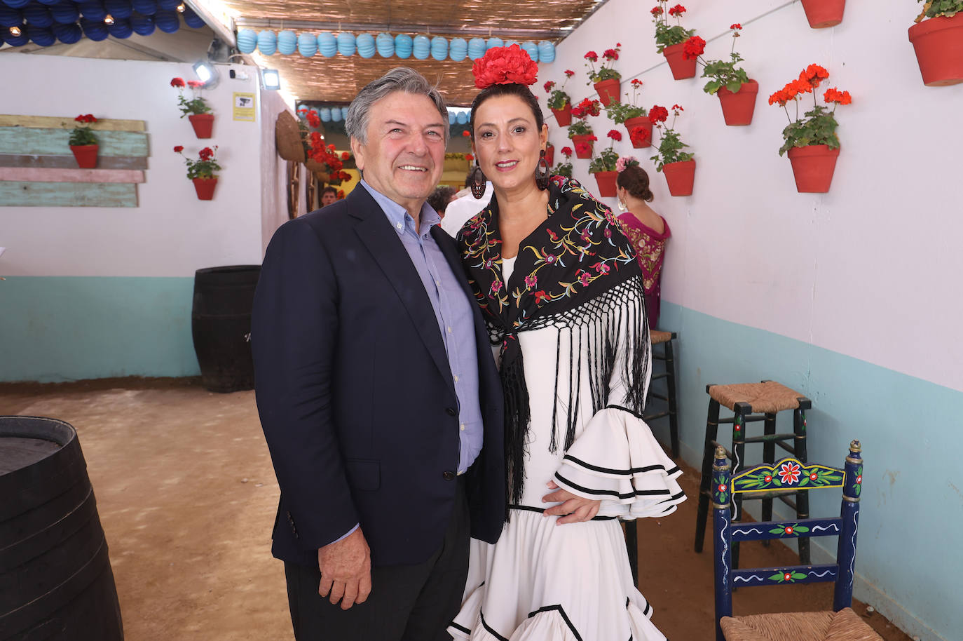 Las imágenes del ambiente en las casetas este martes en la Feria de Córdoba (I)