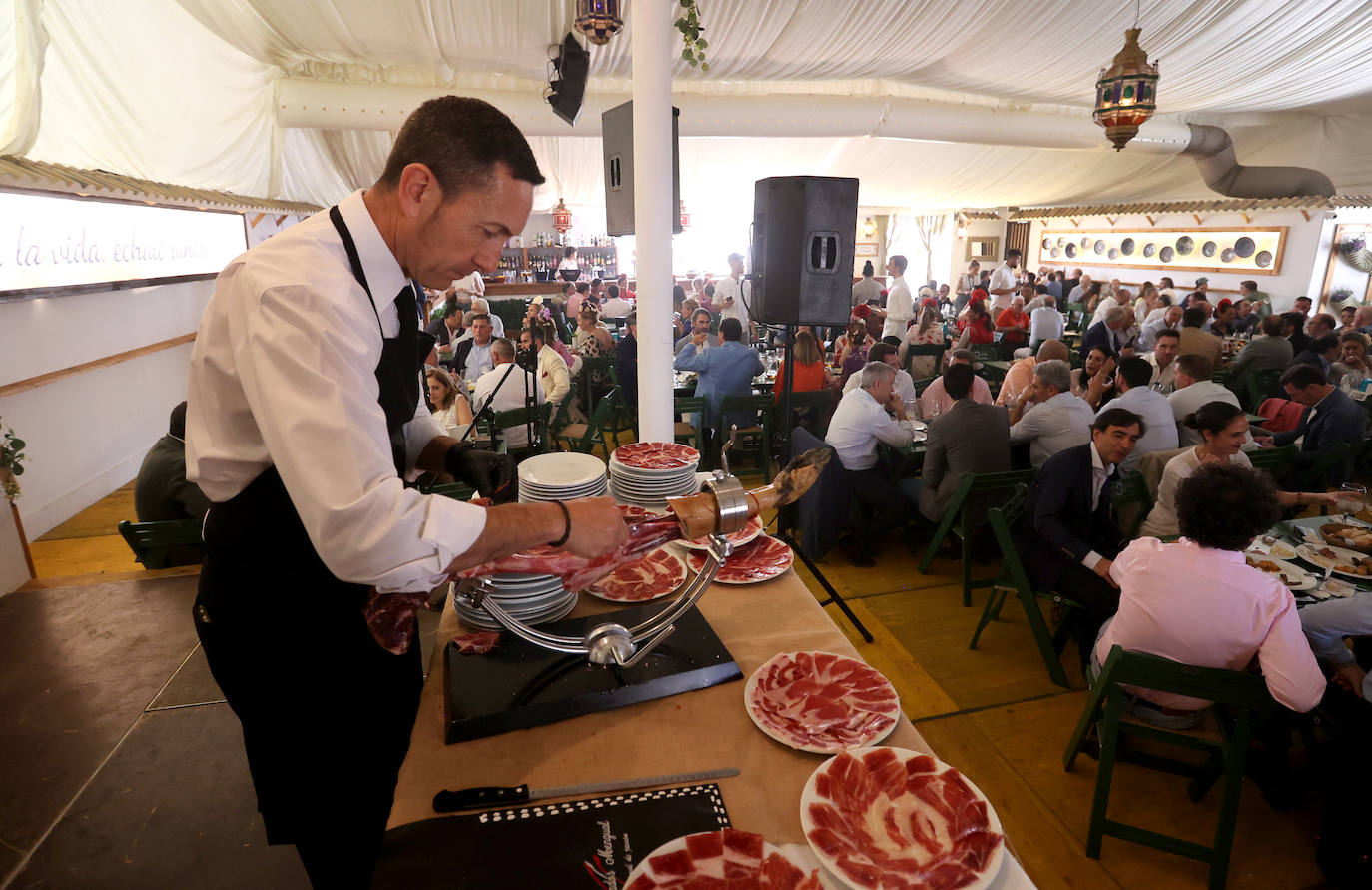 Fotos: ambiente de gala en el Arenal en el miércoles de la Feria de Córdoba