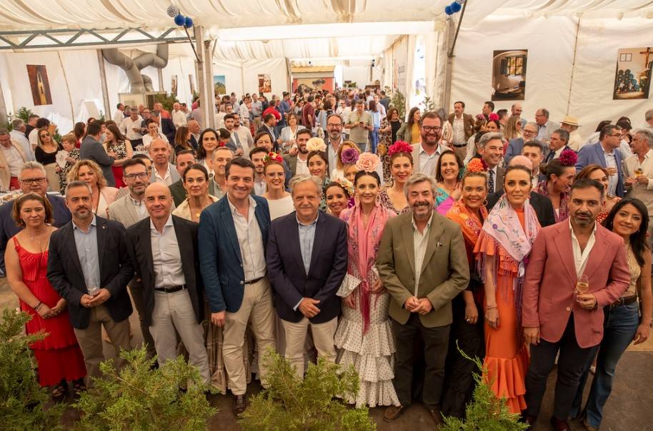 Las imágenes del ambiente en las casetas de este miércoles en la Feria de Córdoba (I)