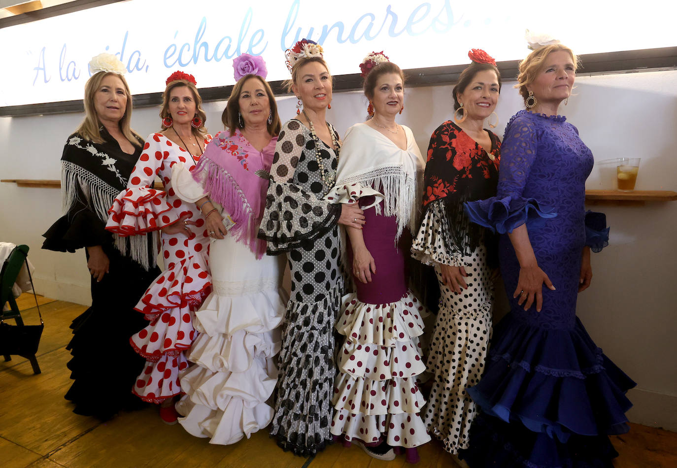 Las imágenes del ambiente en las casetas de este miércoles en la Feria de Córdoba (I)
