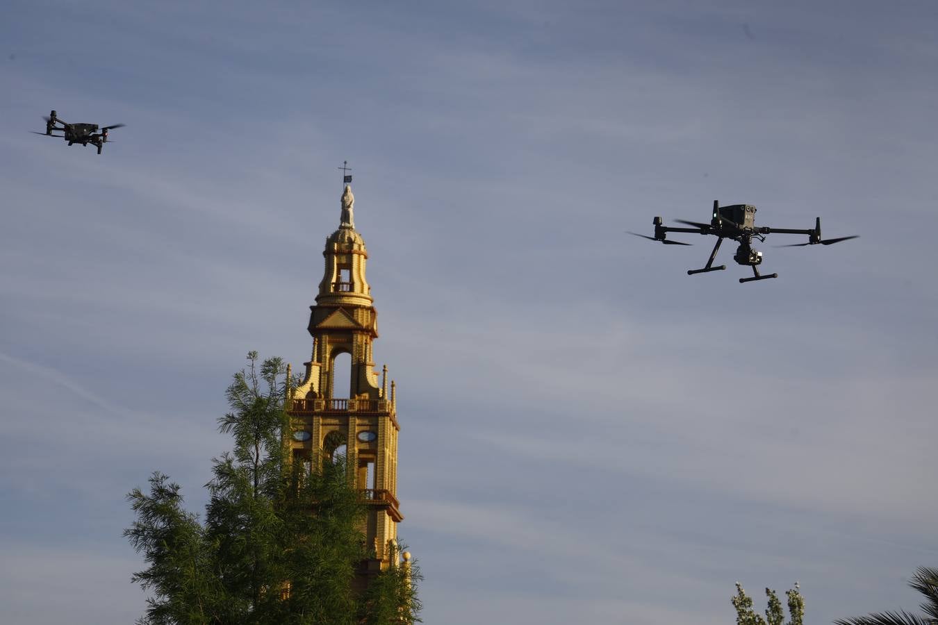 Fotos: La brillante exhibición de drones de la Policía Nacional en la Feria de Córdoba