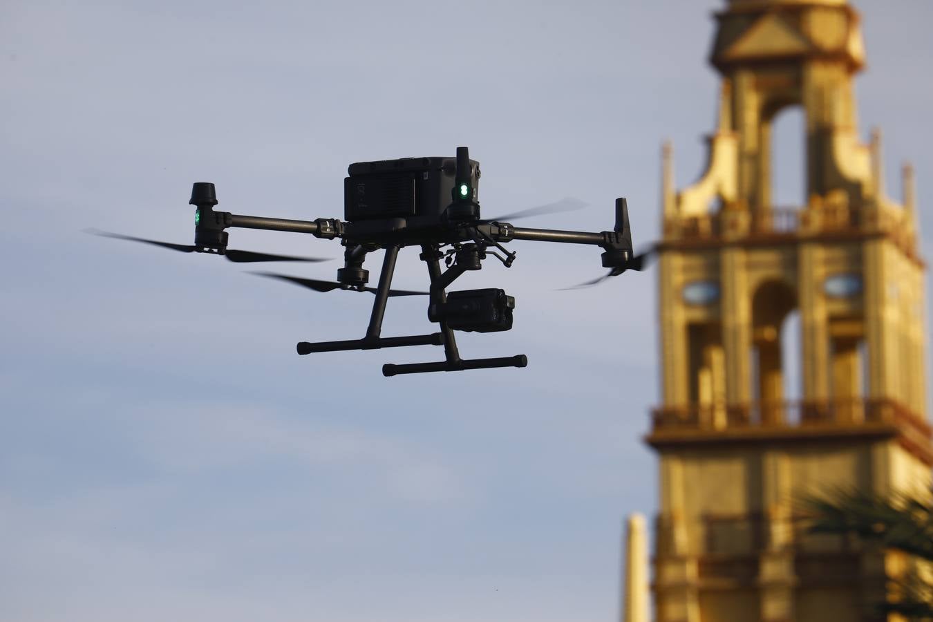 Fotos: La brillante exhibición de drones de la Policía Nacional en la Feria de Córdoba