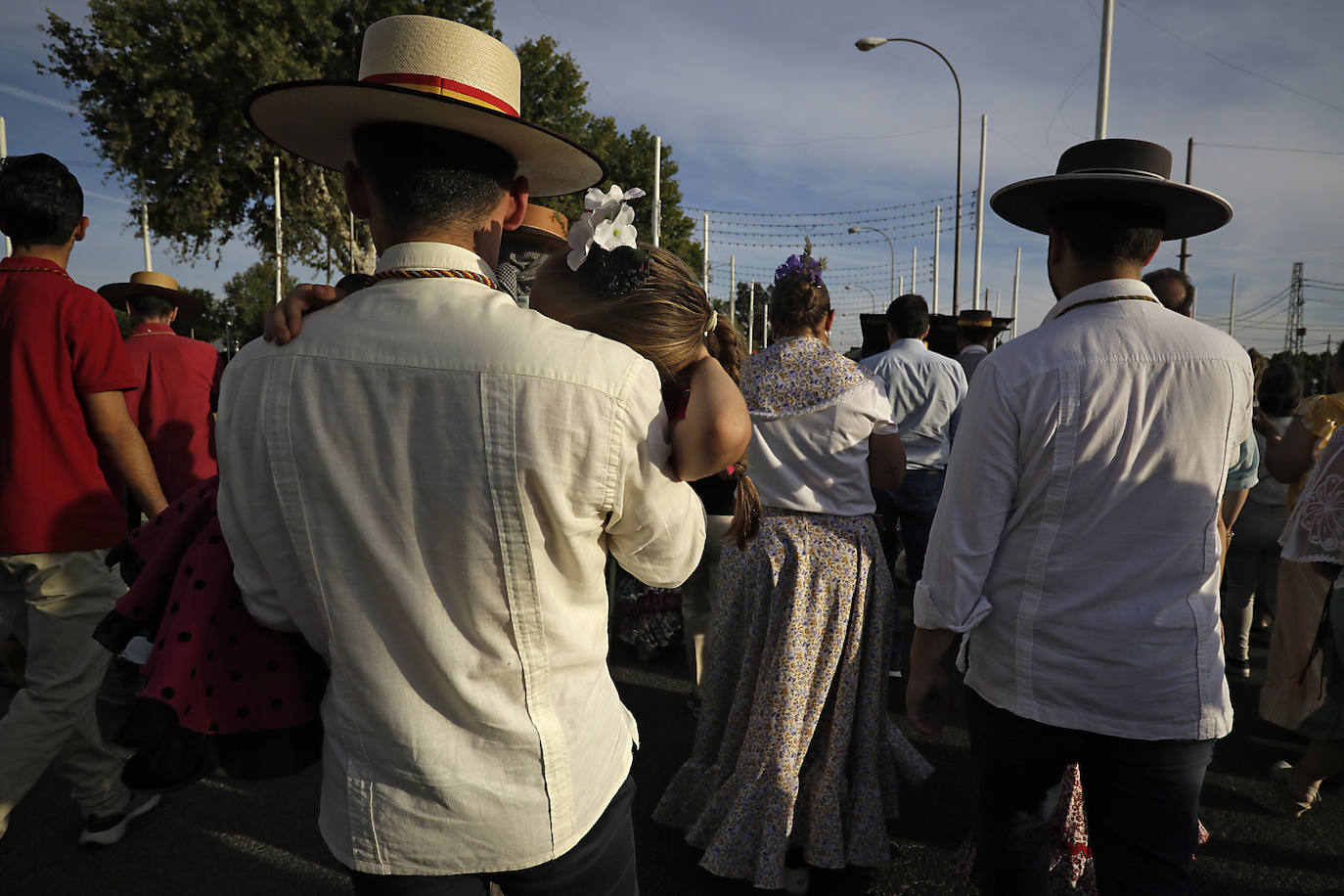 Llegada de la Hermandad Castrense del Rocío a Sevilla