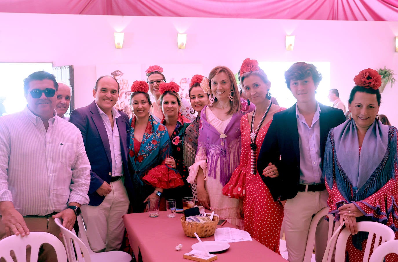 Las imágenes del ambiente en las casetas este miércoles en la Feria de Córdoba (II)