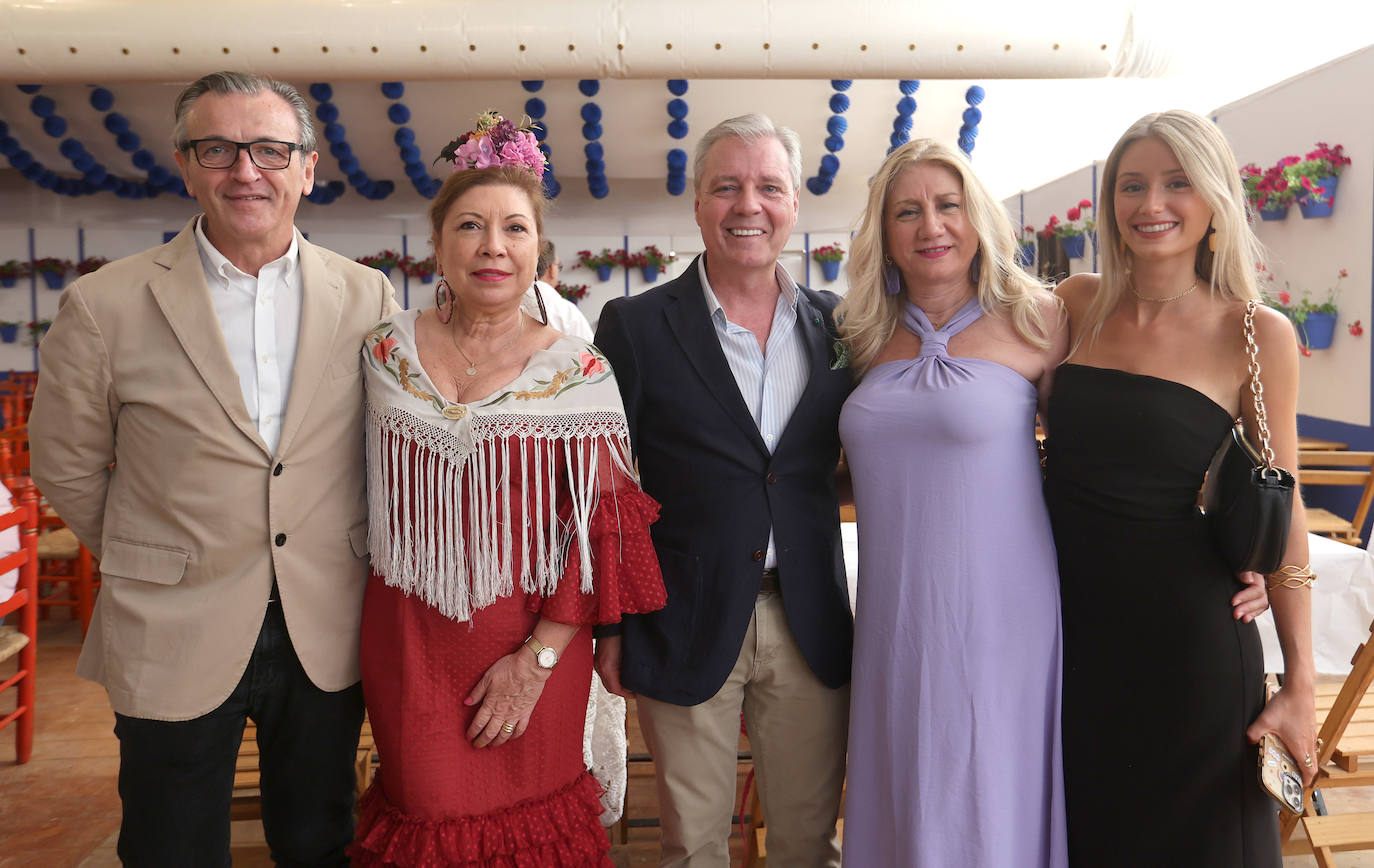 Las imágenes del ambiente en las casetas este miércoles en la Feria de Córdoba (II)