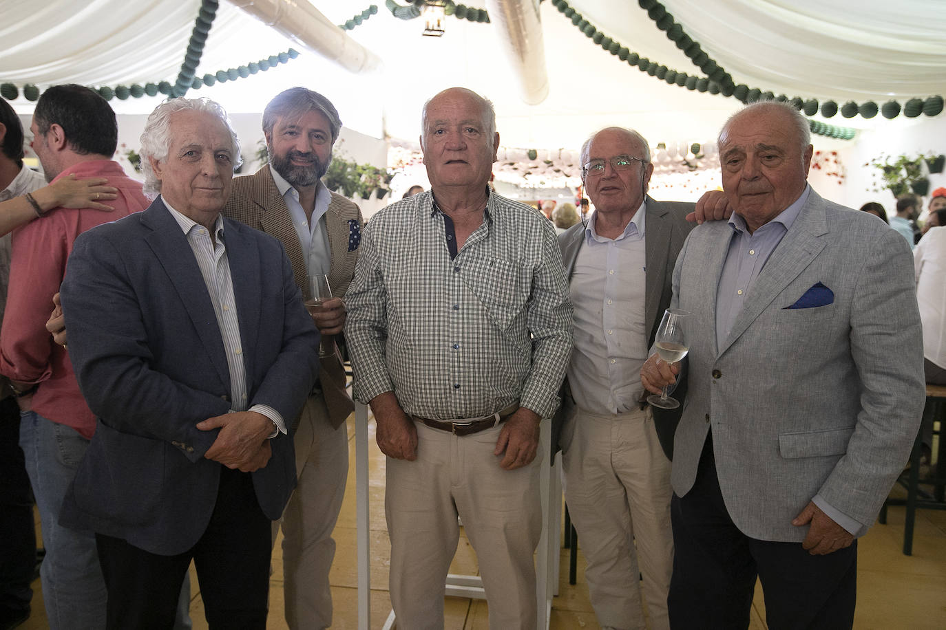 Las imágenes del ambiente en las casetas el jueves de la Feria de Córdoba (I)