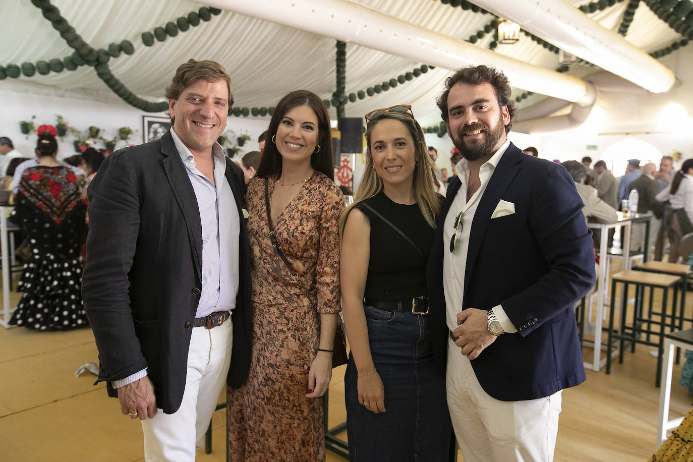 Las imágenes del ambiente en las casetas el jueves de la Feria de Córdoba (I)